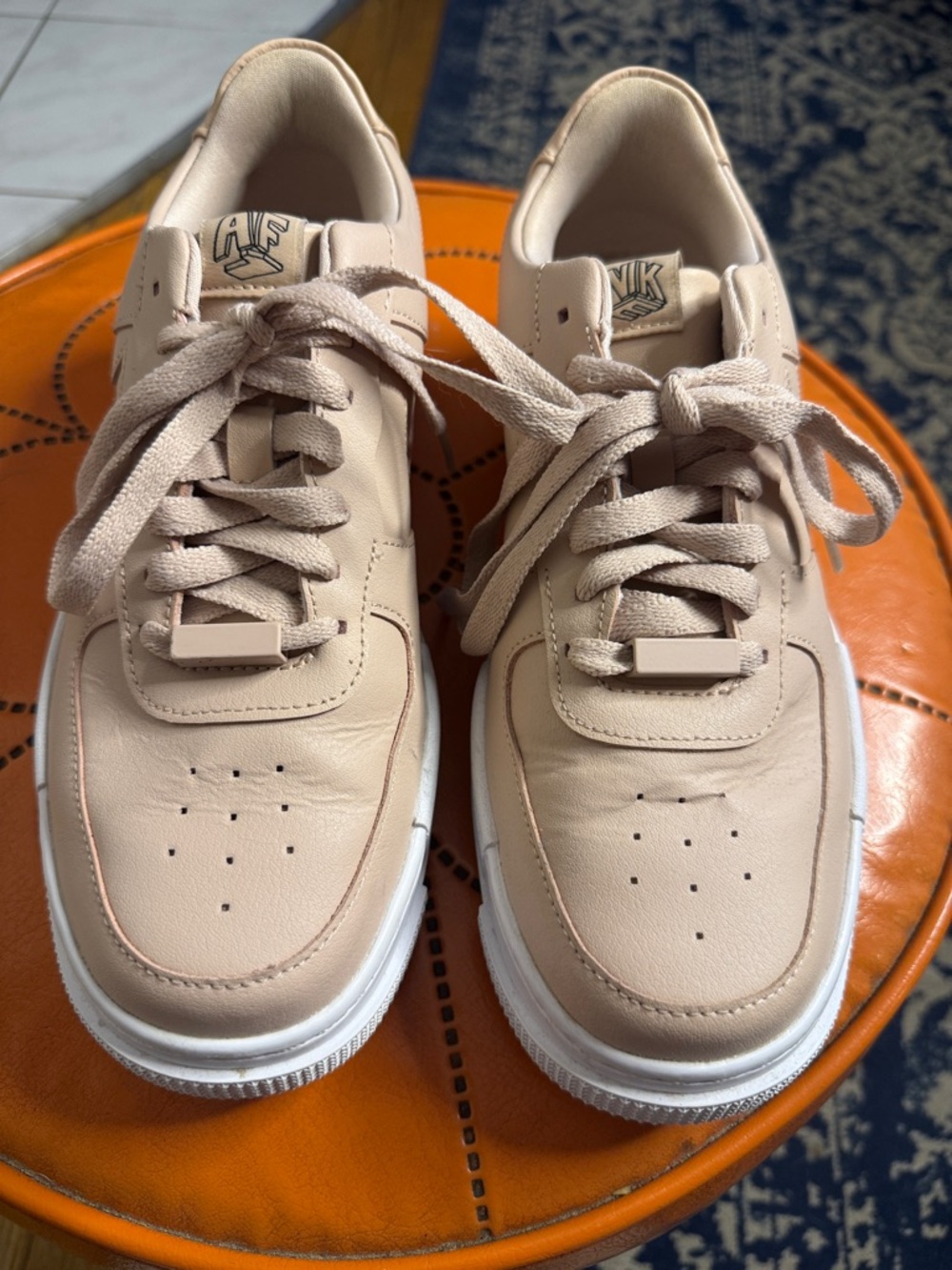 Nike Low-Top Sneakers in Light Beige and White‎